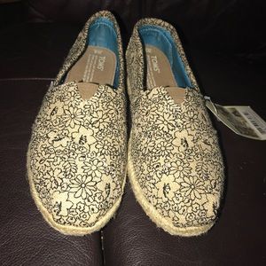 TOMS Classics - Burlap Floral SZ 8 NWT